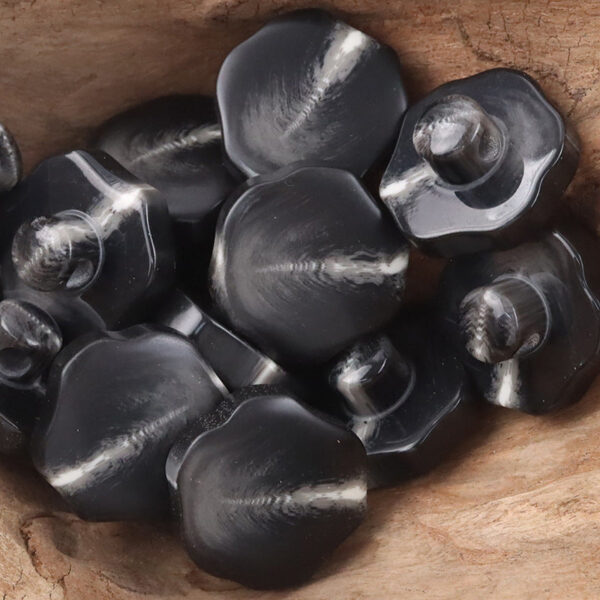 Screw-Shaped 30mm Oversized Resin Shank Buttons 10pcs - Image 8