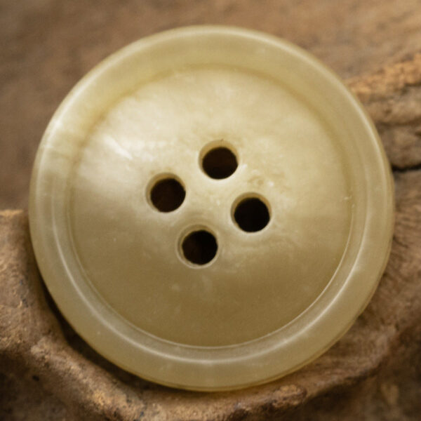 Vintage Cashmere Coat Brown Urea Buttons 30 Pack