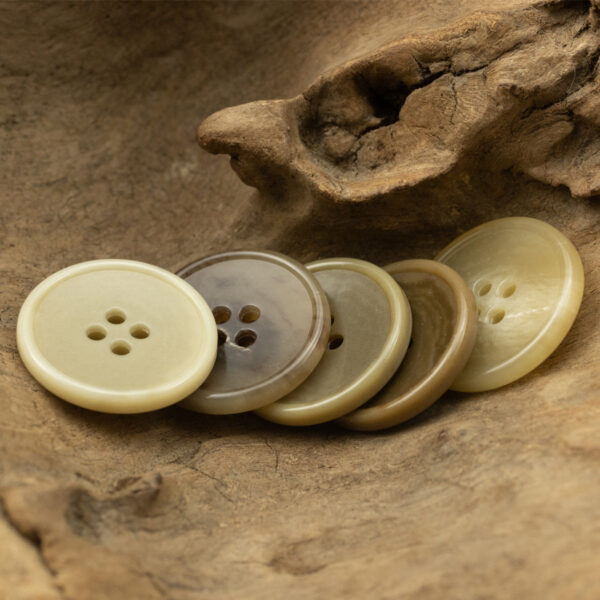 15-25mm Light Yellow Urea Buttons for Linen Casual Pants 30 Pack - Image 3