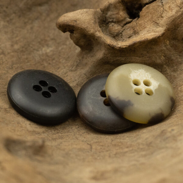 Round 4-Hole Retro Amber Urea Buttons for Suit Cuffs Knitwear 10PCS - Image 3