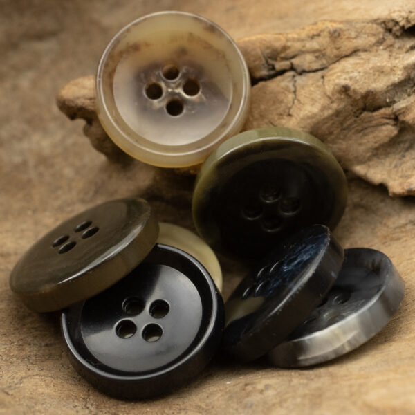 15-25mm Olive Green and Brown Round Eco-Friendly Urea Buttons 10pcs - Image 2