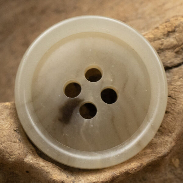 15mm/20mm Khaki Round Four-Hole Eco-Friendly Urea Buttons 18 Pack - Image 6
