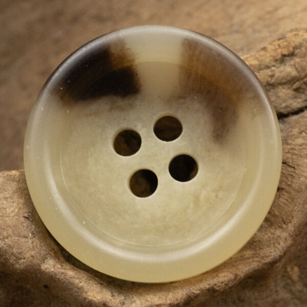 15mm/20mm Khaki Round Four-Hole Eco-Friendly Urea Buttons 18 Pack - Image 4