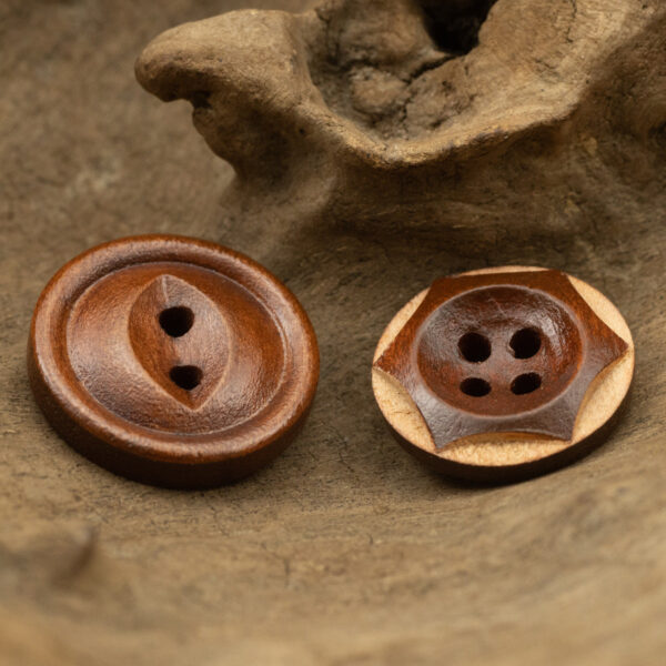 Cat's Eye Red Brown Wooden Buttons for Cotton and Linen Clothing - 50pcs