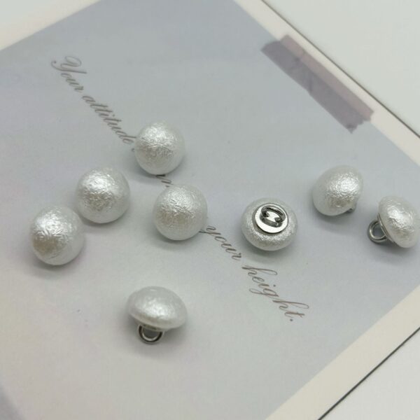 10mm Round Wrinkled Pearl Buttons and White Square Pearl Buttons 40pcs - Image 5