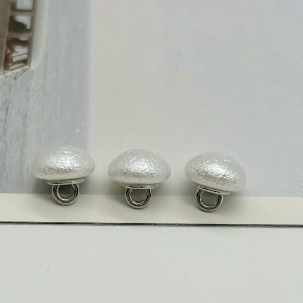 10mm Round Wrinkled Pearl Buttons and White Square Pearl Buttons 40pcs - Image 4