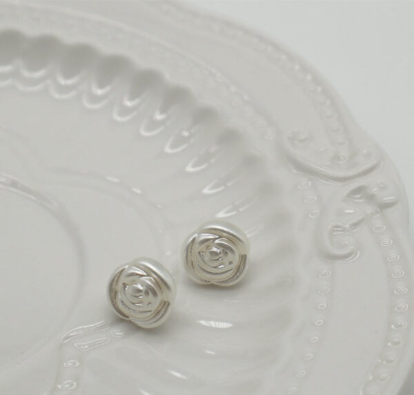 11.5mm White Pearl Rose Plastic Buttons with Metal Shanks 100pcs - Image 3