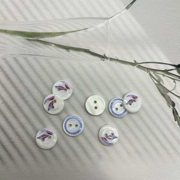 11.5mm Round 2-Hole Bevelled Shell Buttons Blue-Purple Leaves and Blue Ring Pattern 30pcs - Image 3