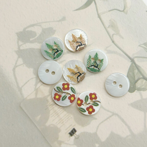 11.5mm Red Flower Green Leaf Deer in the Woods Two-Hole Shell Buttons 30pcs - Image 3