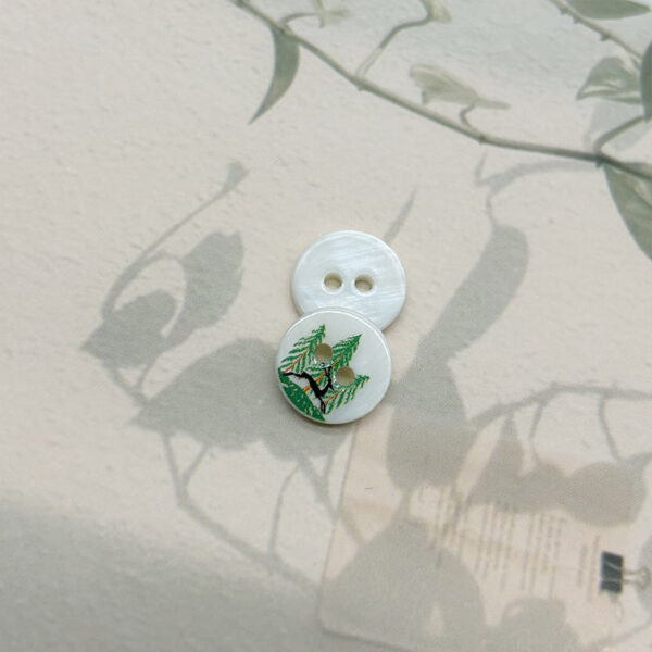 11.5mm Red Flower Green Leaf Deer in the Woods Two-Hole Shell Buttons 30pcs - Image 5