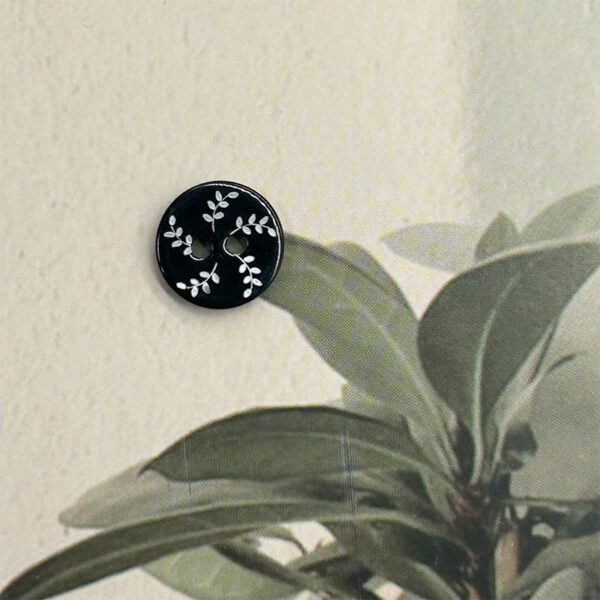 11.5mm Round 2-Hole Vintage Willow Leaf Pattern Black Shell Flat Buttons 40PCS - Image 2