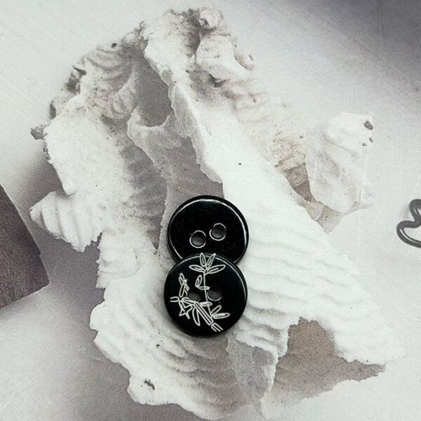 11.5mm Round 2-Hole Black Shell Shirt Buttons with Bamboo Pattern 40pcs - Image 2