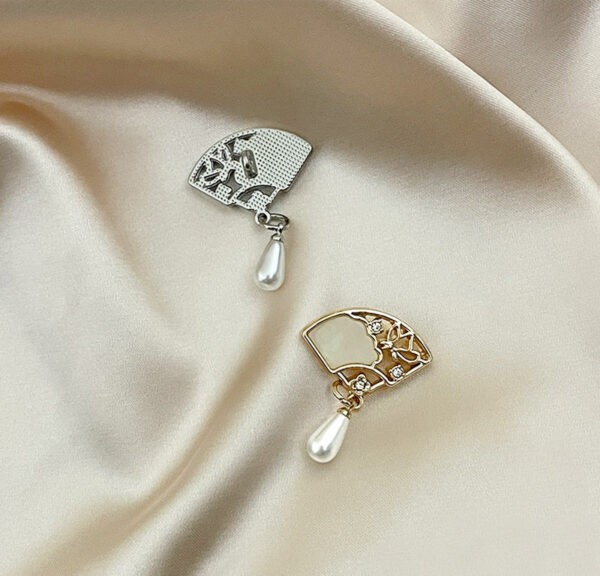 25mm Fashion Chinese Style Hollow Diamond-Studded Pearl Fan Metal Shank Buttons 50 Pack - Image 2