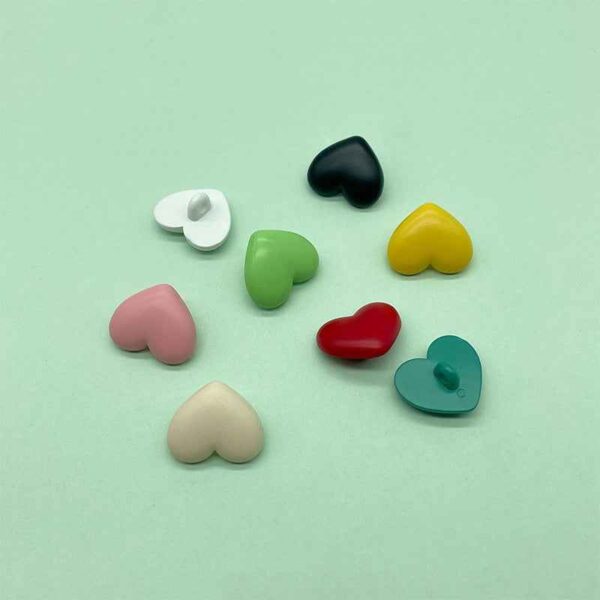 18/21.5mm Colorful Heart-Shaped Plastic Shank Buttons for Children's Garments 48 Pack