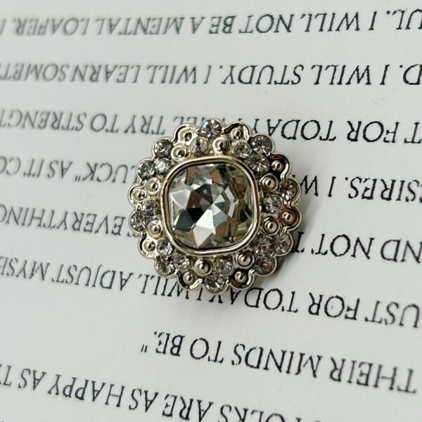 18/21/25mm Gold Silver Gunmetal Diamond Flower-Shaped Plastic Shank Buttons 50pcs - Image 3