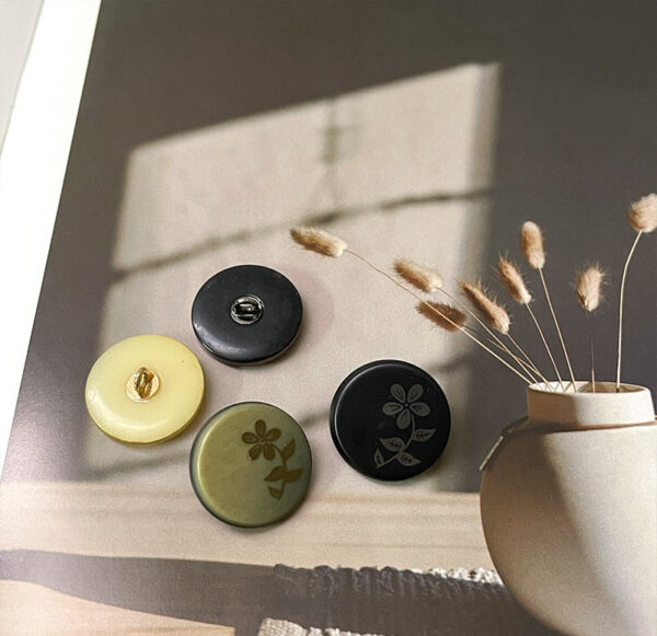 18/23/25mm Round Resin Buttons with Laser Cut Flower Pattern Metal Shanks for Coat 20pcs - Image 2
