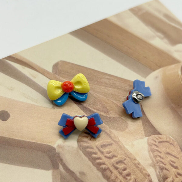 18mm Yellow and Blue Cartoon Bow Resin Buttons with Metal Shanks 50pcs - Image 3
