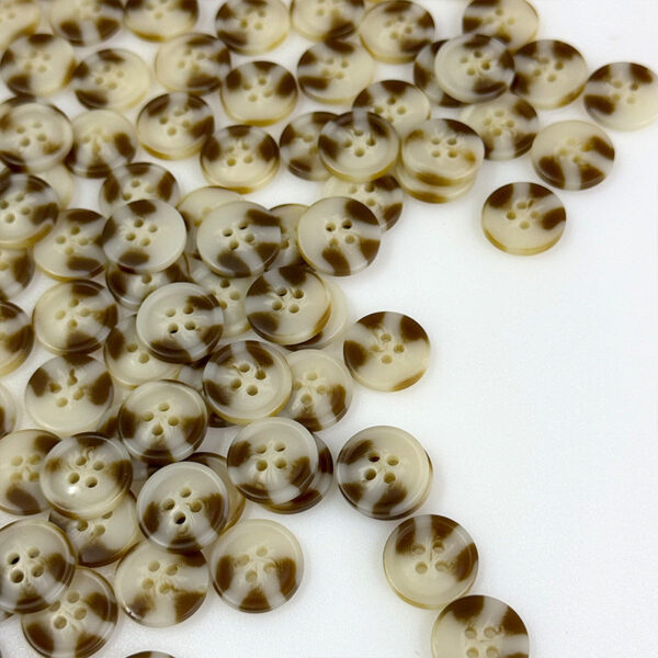 15/18mm Round Four-Hole Brown Patterned Resin Buttons for Cardigans Trousers 50pcs - Image 3