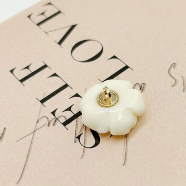 20/25mm Black White 3D Flower Buttons with Metal Shanks for Sweater Coat 50pcs - Image 2