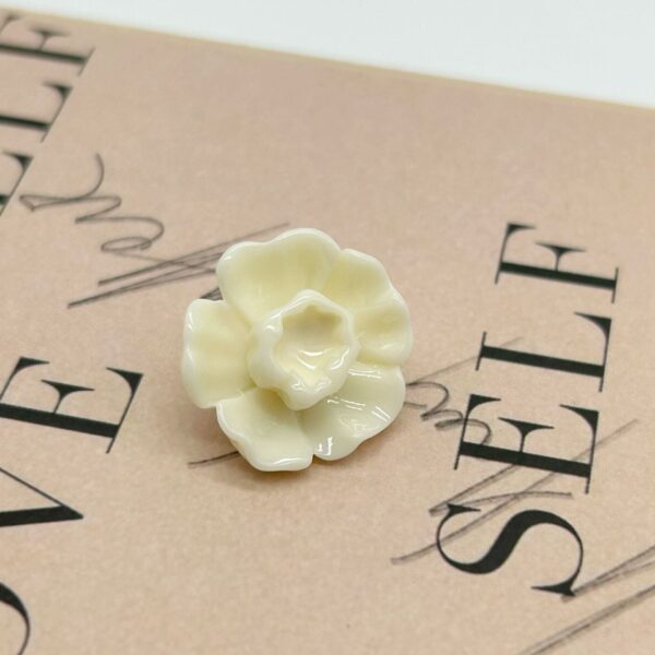 20/25mm Black White 3D Flower Buttons with Metal Shanks for Sweater Coat 50pcs - Image 4