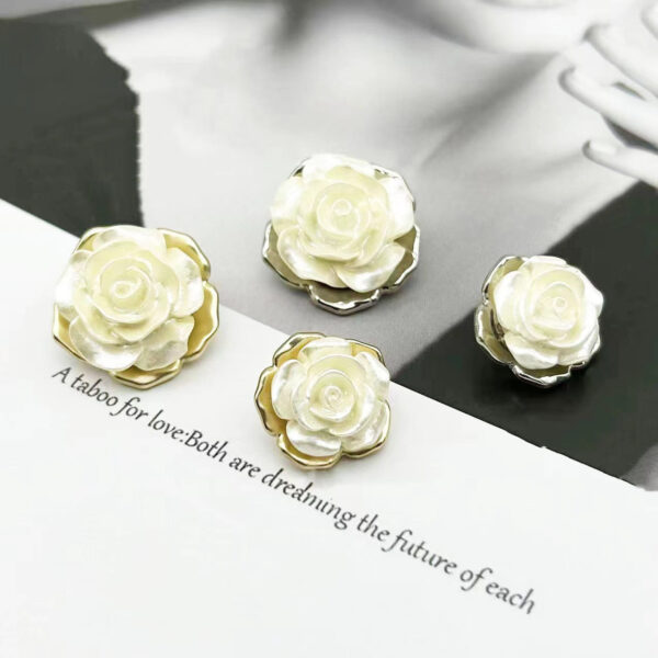 18/23mm Vintage Flower Rose  Shaped Alloy Buttons with Shanks 20pcs - Image 2