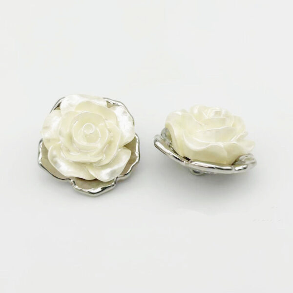 18/23mm Vintage Flower Rose  Shaped Alloy Buttons with Shanks 20pcs - Image 4