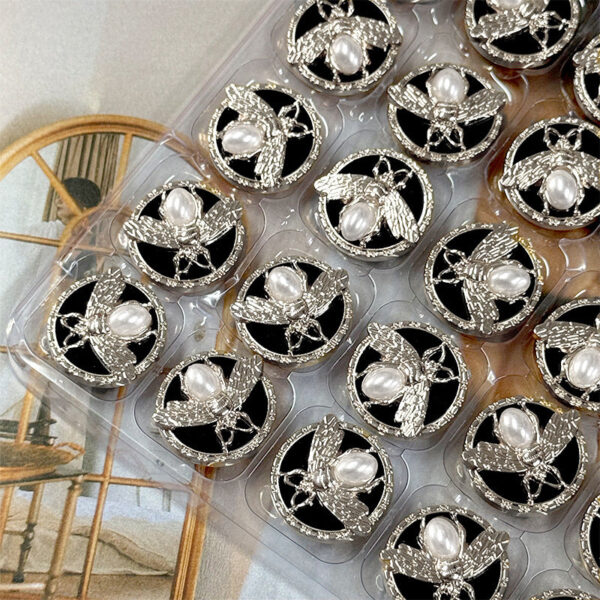 18/20/23mm Gold Silver Round 3D Bee Pearl Metal Shank Buttons 10PCS - Image 4