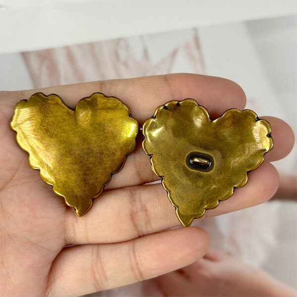 3.8cm Large Antique Gold Heart-Shaped Metal Buttons for Cashmere Coats 6pcs - Image 2