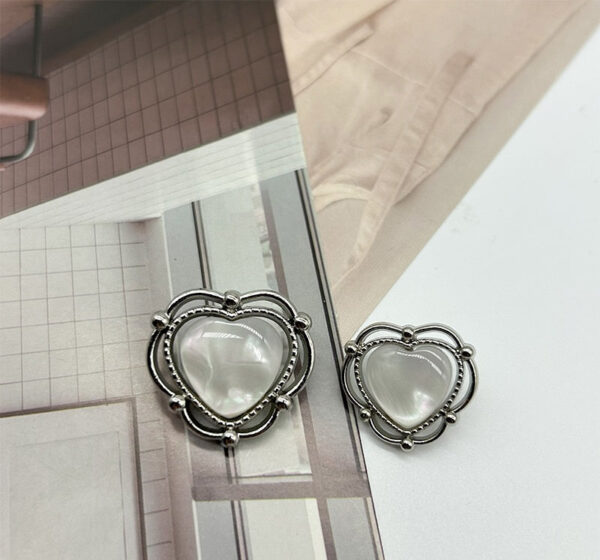 20/23mm Vintage Style Heart-Shaped Resin Metal Two-Tone Buttons for Sweaters 50pcs - Image 5