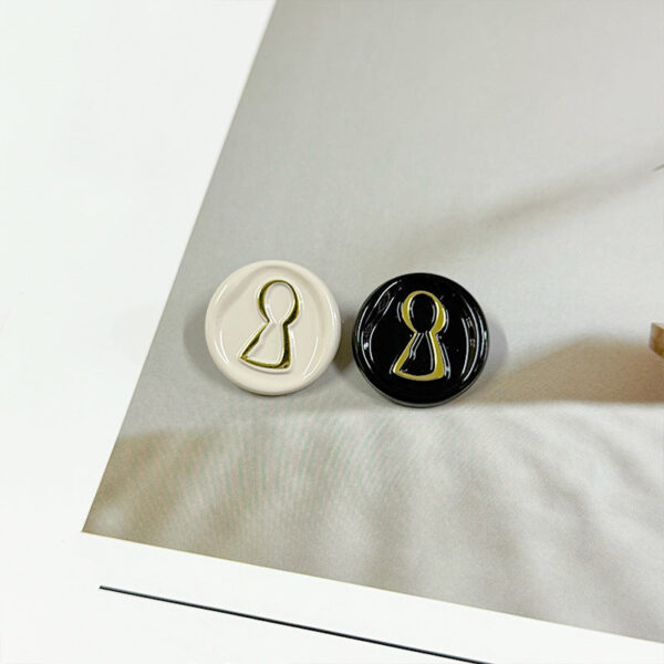 23mm Round Metal Buttons with Golden-Lined Miniature Figures and Shanks 50pcs - Image 3