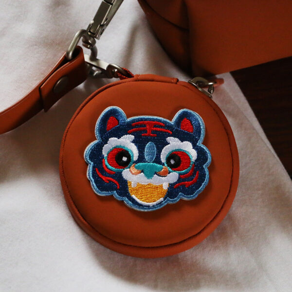 Self-Adhesive Chinese Style‘Five Tigers Greeting’ Embroidered Patches 5pcs - Image 3